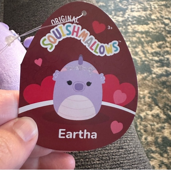 Squishmallows Eartha in Lavender and White - Picture 3 of 9